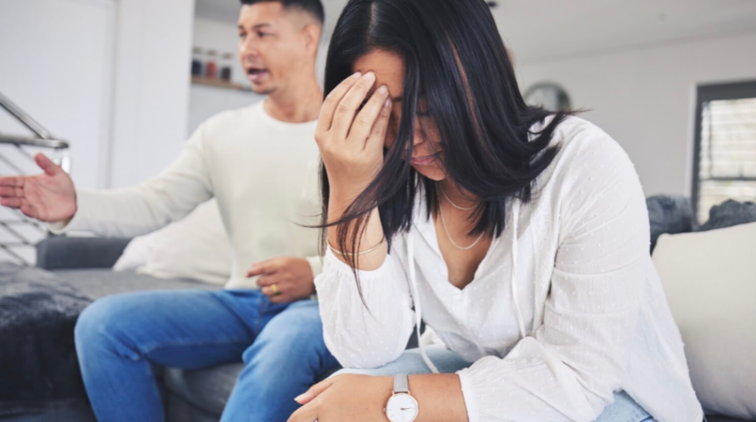 woman leaving abusive relationship